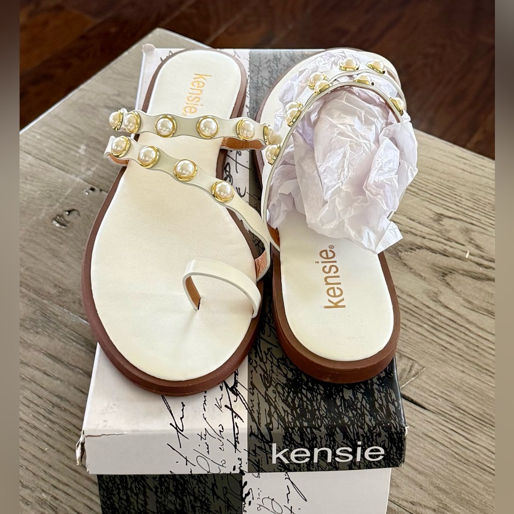 Kensie Maltese Women’s Sandals | Sz. 8.5M | Color: Off White | NIB